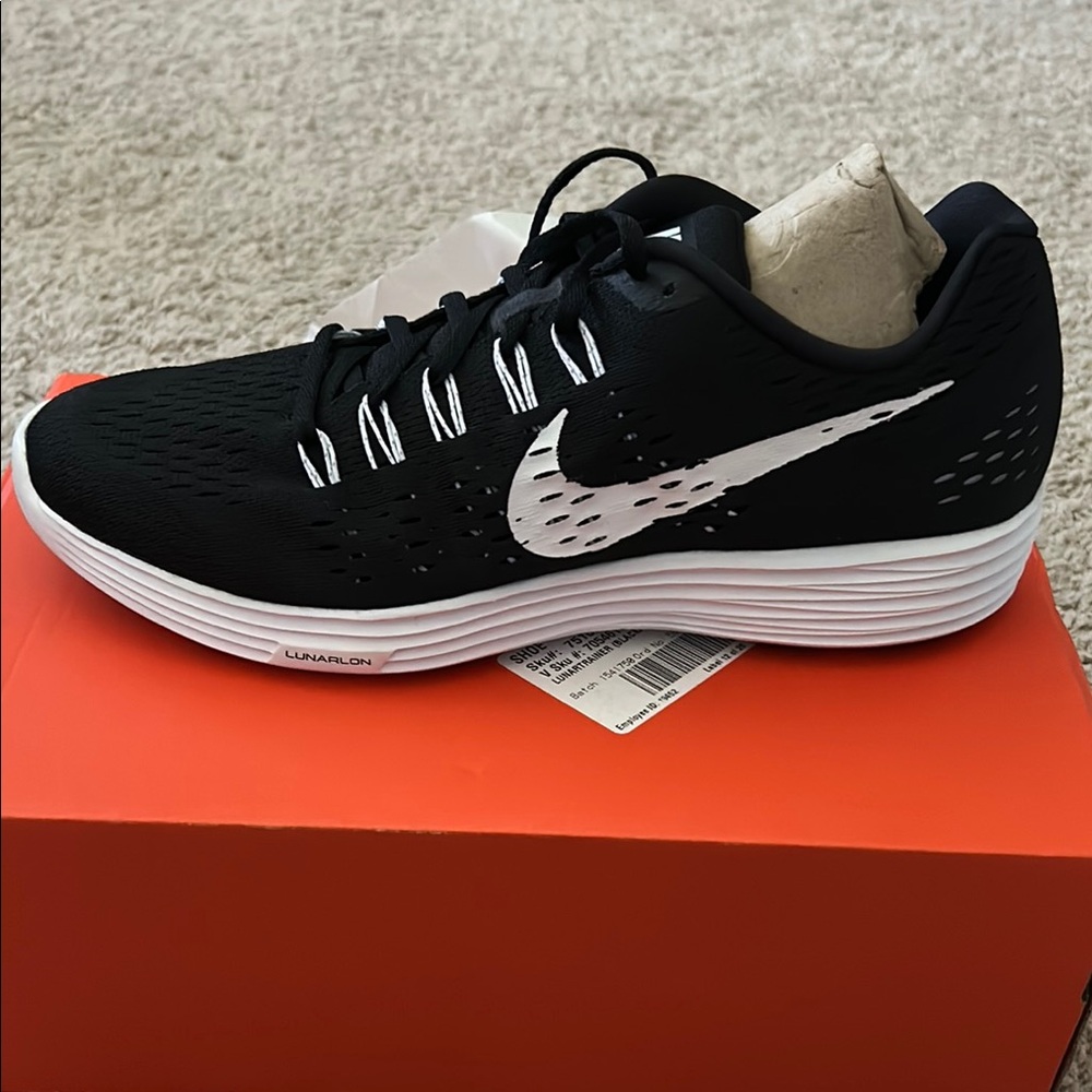 Nike Lunartempo Black and White Athletic Sneakers